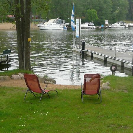 Lakeside House Strasen Wesenberg Exterior foto